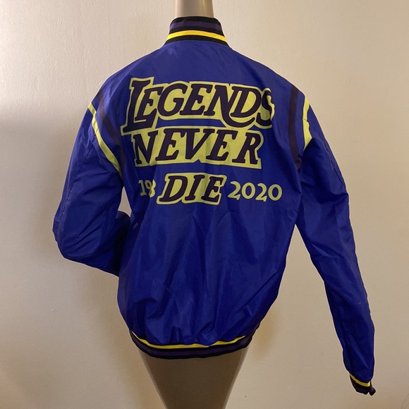 🏀Kobe Bryant-“Legends Never Die” Jacket🏀 - Picture 8 of 10